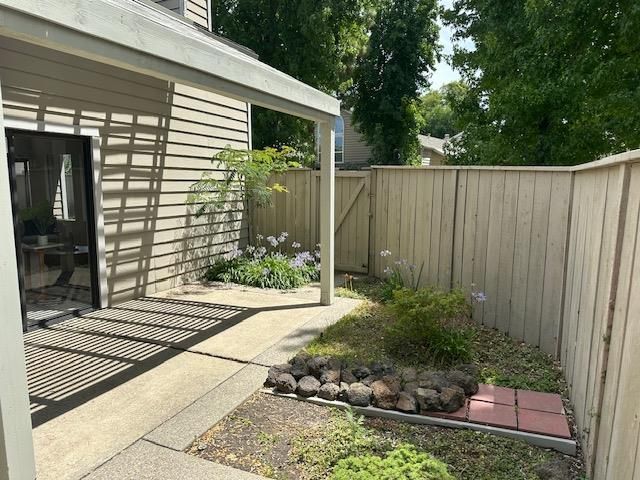 2021 Cedar Ridge Dr, Stockton, CA 95207