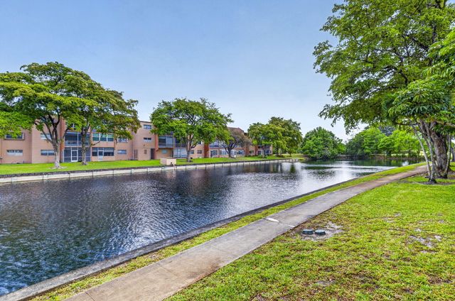 9081 Lime Bay Boulevard 115, Tamarac, FL 33321