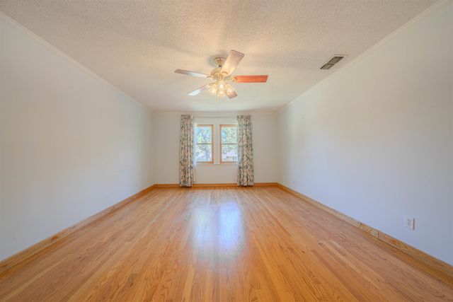 1416 Lazy Ln, Longview, TX 75604