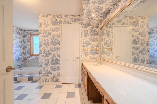 1416 Lazy Ln, Longview, TX 75604