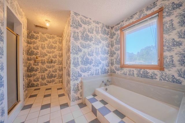 1416 Lazy Ln, Longview, TX 75604