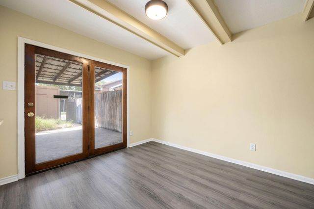 907 Garden Walk Drive, La Porte, TX 77571