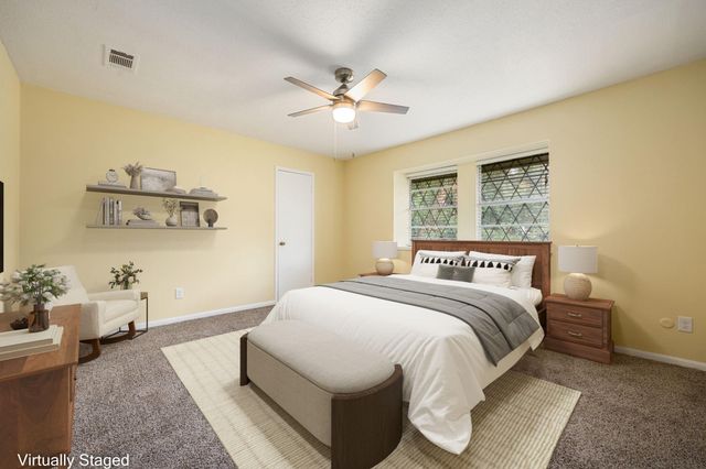 907 Garden Walk Drive, La Porte, TX 77571