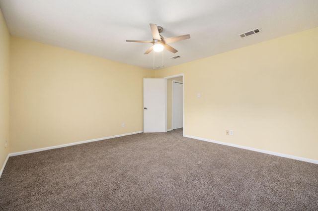 907 Garden Walk Drive, La Porte, TX 77571