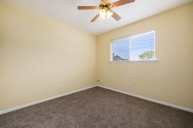 907 Garden Walk Drive, La Porte, TX 77571