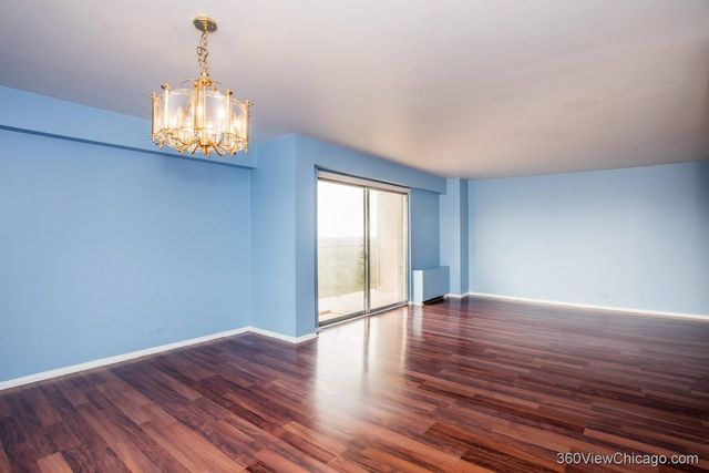 6833 N Kedzie Avenue 801, Chicago, IL 60645