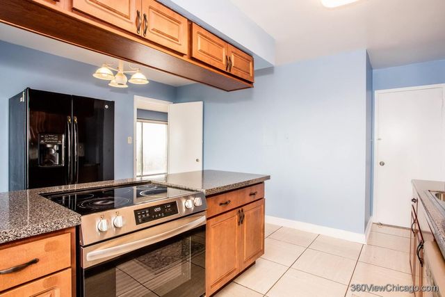 6833 N Kedzie Avenue 801, Chicago, IL 60645