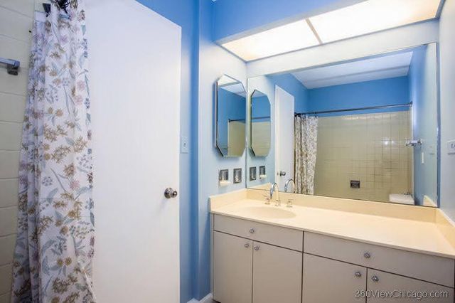 6833 N Kedzie Avenue 801, Chicago, IL 60645