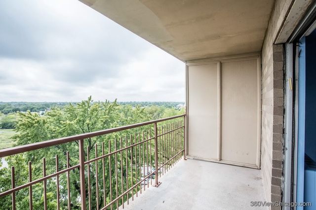 6833 N Kedzie Avenue 801, Chicago, IL 60645