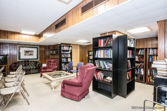 6833 N Kedzie Avenue 801, Chicago, IL 60645