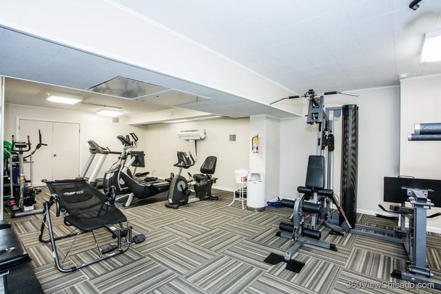 6833 N Kedzie Avenue 801, Chicago, IL 60645