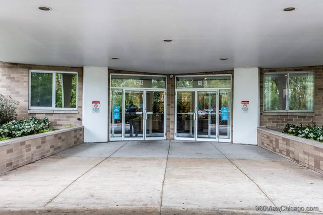6833 N Kedzie Avenue 801, Chicago, IL 60645