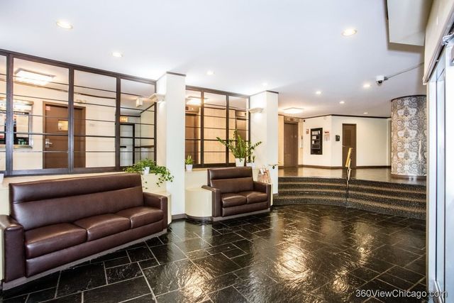 6833 N Kedzie Avenue 801, Chicago, IL 60645