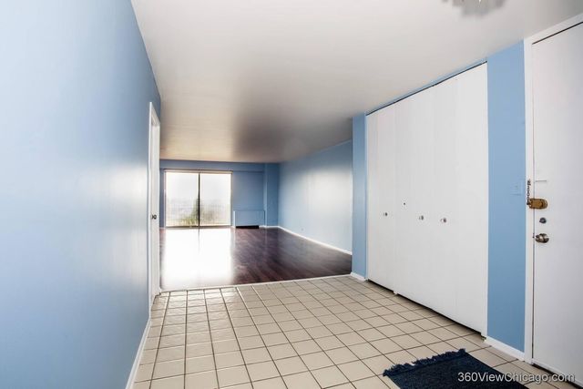 6833 N Kedzie Avenue 801, Chicago, IL 60645