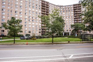 6833 N Kedzie Avenue 801, Chicago, IL 60645