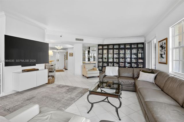 3500 Island Boulevard D201, Aventura, FL 33160