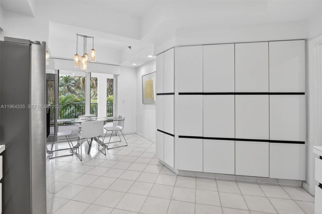 3500 Island Boulevard D201, Aventura, FL 33160