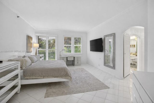 3500 Island Boulevard D201, Aventura, FL 33160