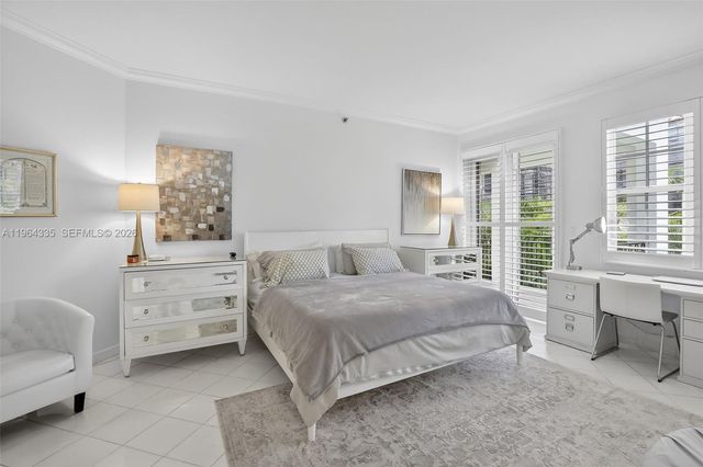 3500 Island Boulevard D201, Aventura, FL 33160