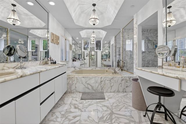 3500 Island Boulevard D201, Aventura, FL 33160