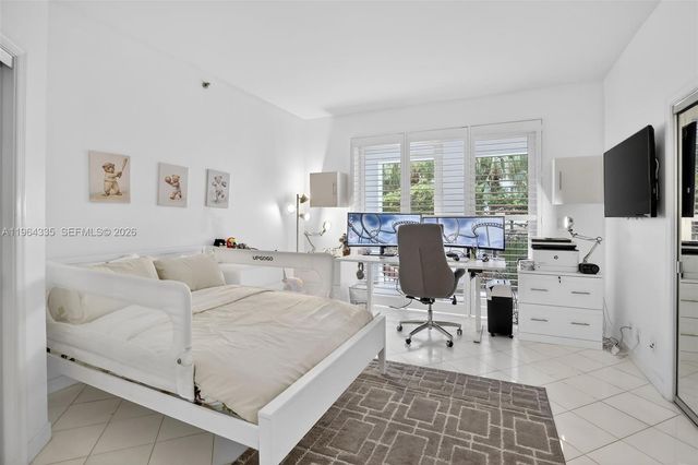 3500 Island Boulevard D201, Aventura, FL 33160