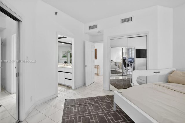 3500 Island Boulevard D201, Aventura, FL 33160