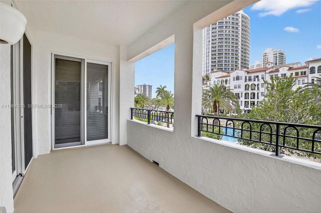 3500 Island Boulevard D201, Aventura, FL 33160