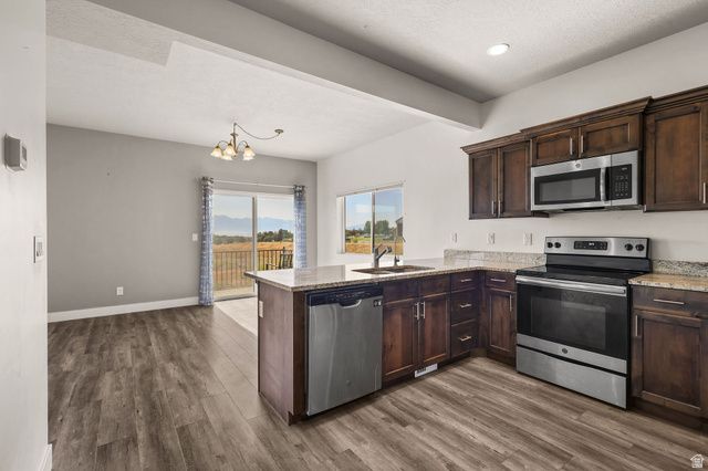 8044 N CLYDESDALE DR, Eagle Mountain, UT 84005