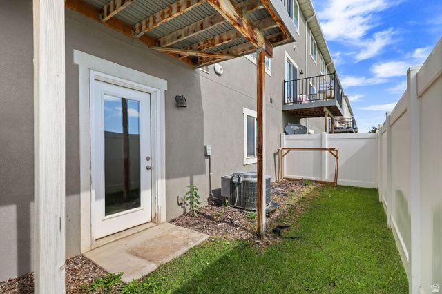 8044 N CLYDESDALE DR, Eagle Mountain, UT 84005