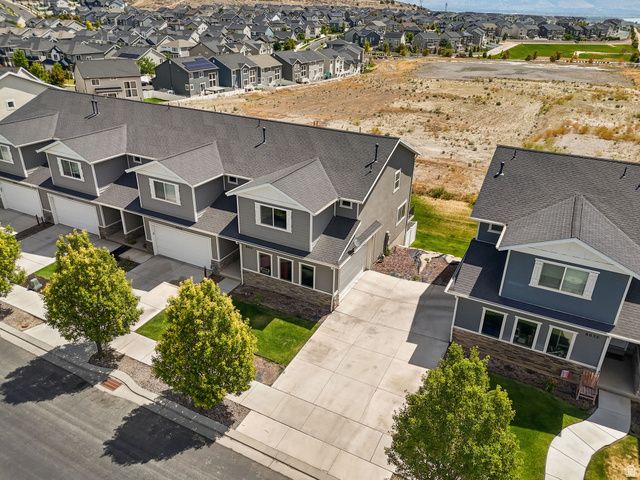 8044 N CLYDESDALE DR, Eagle Mountain, UT 84005