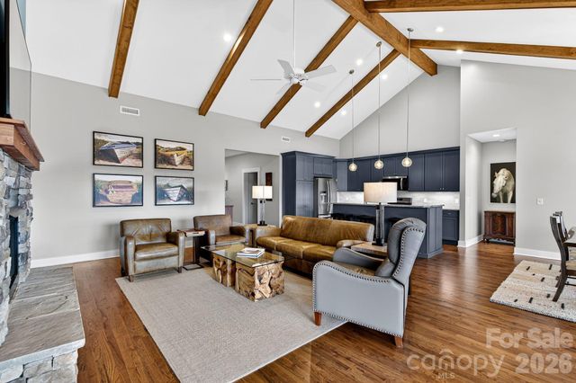 70 Copper Creek Lane, Hendersonville, NC 28739