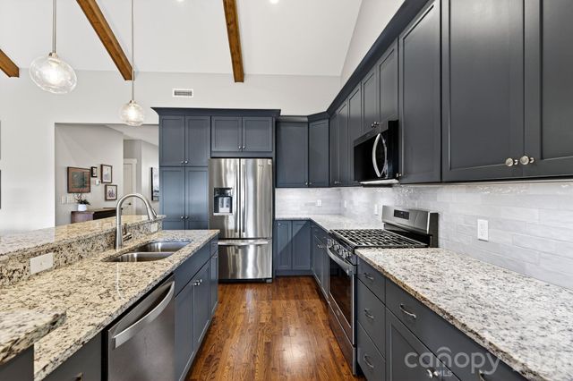 70 Copper Creek Lane, Hendersonville, NC 28739