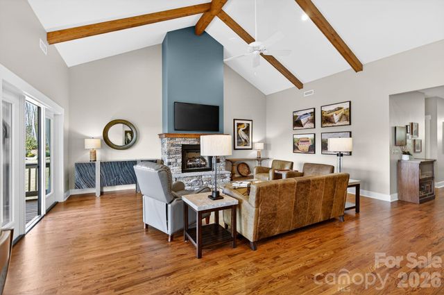 70 Copper Creek Lane, Hendersonville, NC 28739