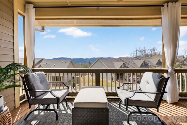 70 Copper Creek Lane, Hendersonville, NC 28739