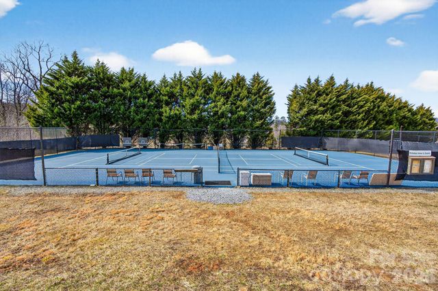 70 Copper Creek Lane, Hendersonville, NC 28739