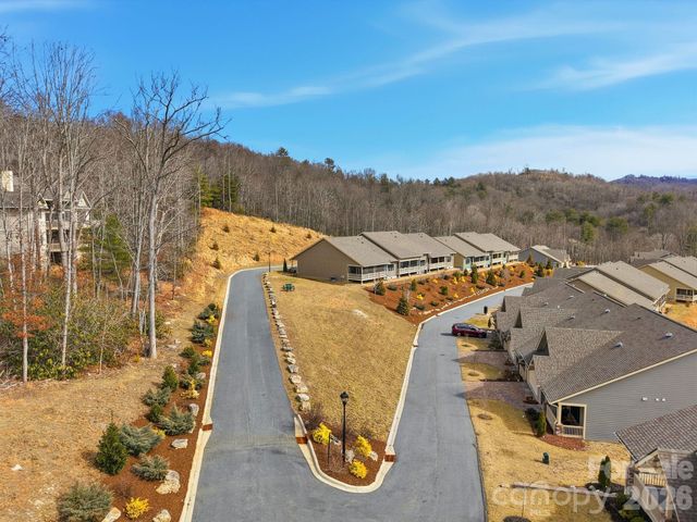 70 Copper Creek Lane, Hendersonville, NC 28739