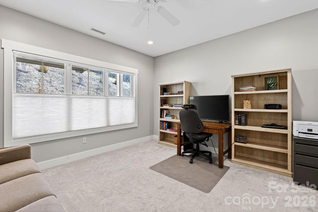 70 Copper Creek Lane, Hendersonville, NC 28739