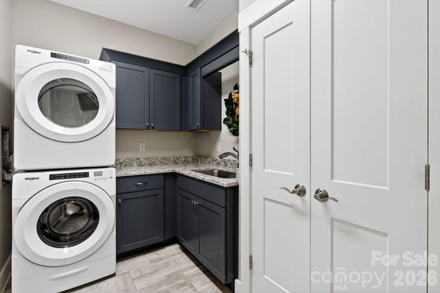 70 Copper Creek Lane, Hendersonville, NC 28739