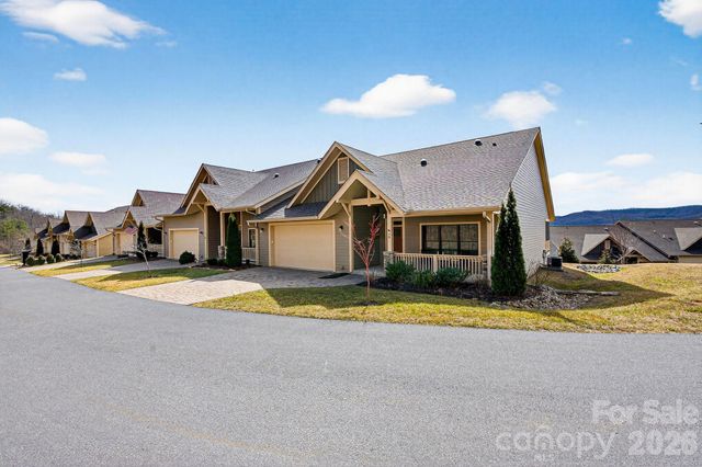 70 Copper Creek Lane, Hendersonville, NC 28739