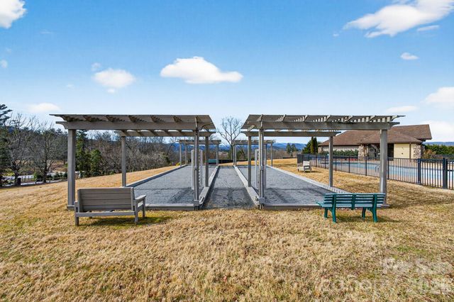 70 Copper Creek Lane, Hendersonville, NC 28739