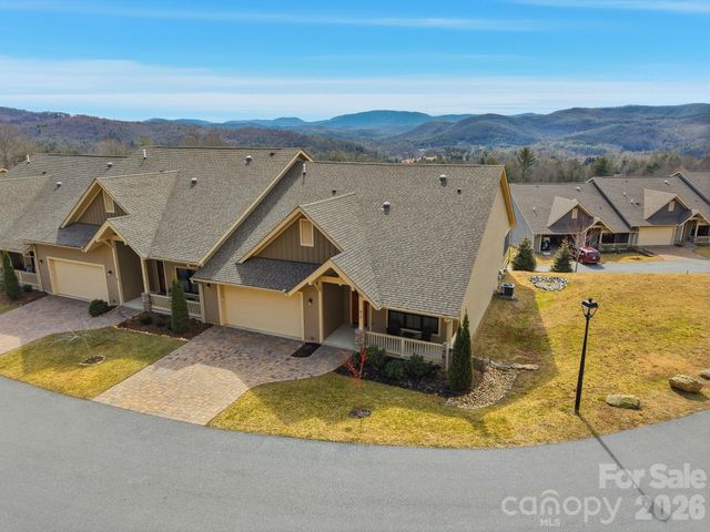 70 Copper Creek Lane, Hendersonville, NC 28739