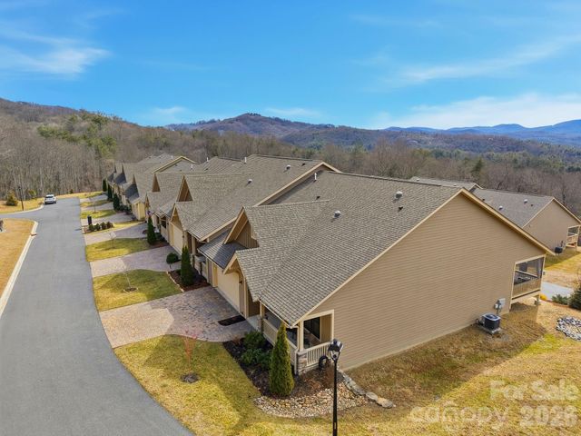 70 Copper Creek Lane, Hendersonville, NC 28739