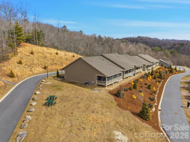 70 Copper Creek Lane, Hendersonville, NC 28739