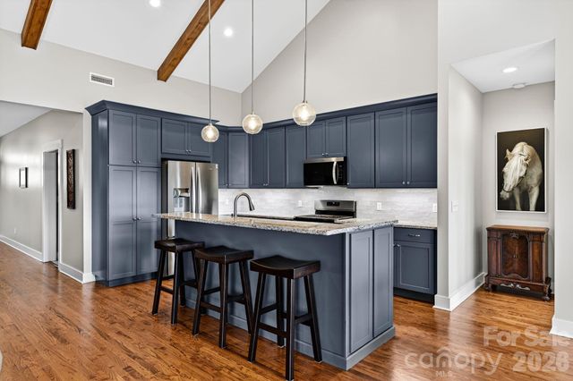 70 Copper Creek Lane, Hendersonville, NC 28739