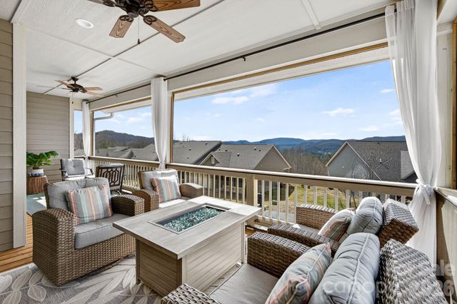 70 Copper Creek Lane, Hendersonville, NC 28739