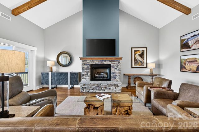 70 Copper Creek Lane, Hendersonville, NC 28739