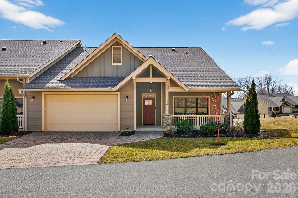 70 Copper Creek Lane, Hendersonville, NC 28739