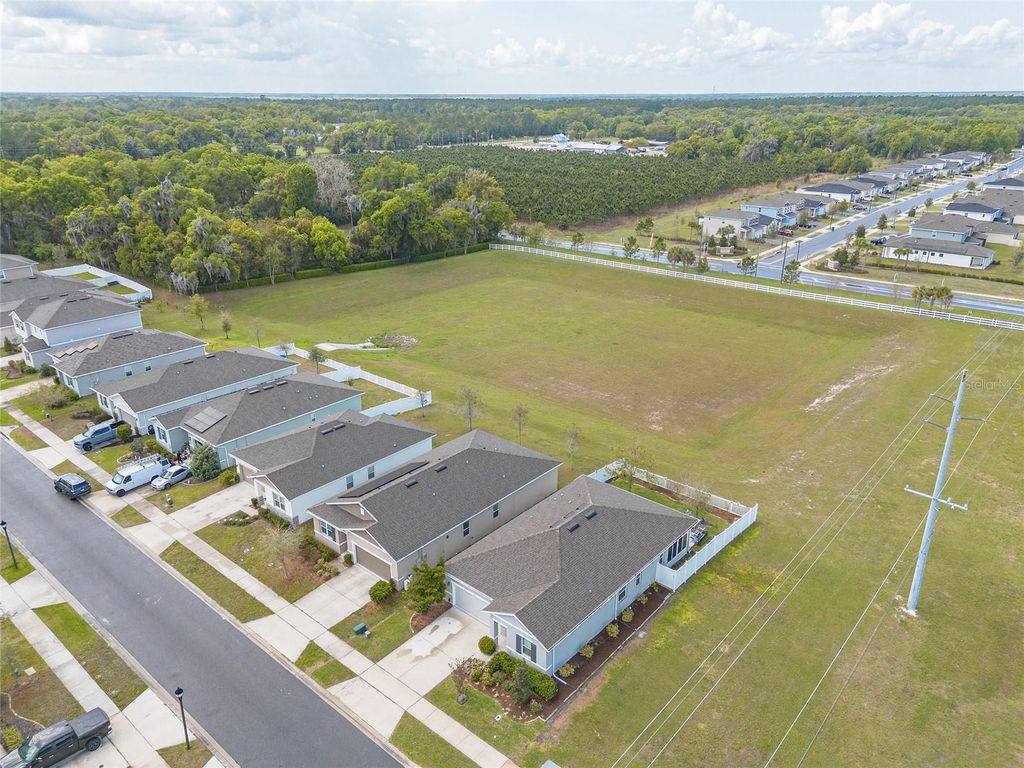 Image 13 of property listing at 1094 RIVER FALLS CIRCLE, Deland, FL 32720