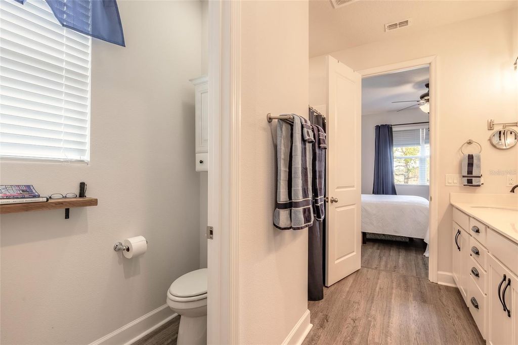 Image 19 of property listing at 1094 RIVER FALLS CIRCLE, Deland, FL 32720