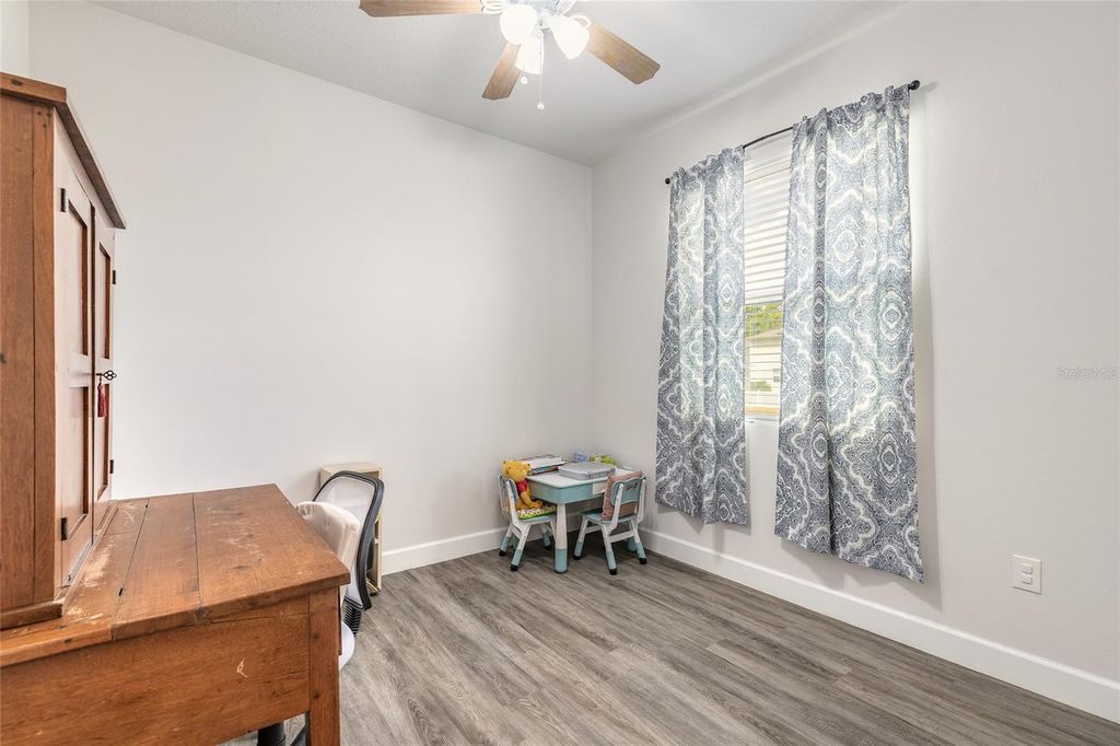 Image 20 of property listing at 1094 RIVER FALLS CIRCLE, Deland, FL 32720